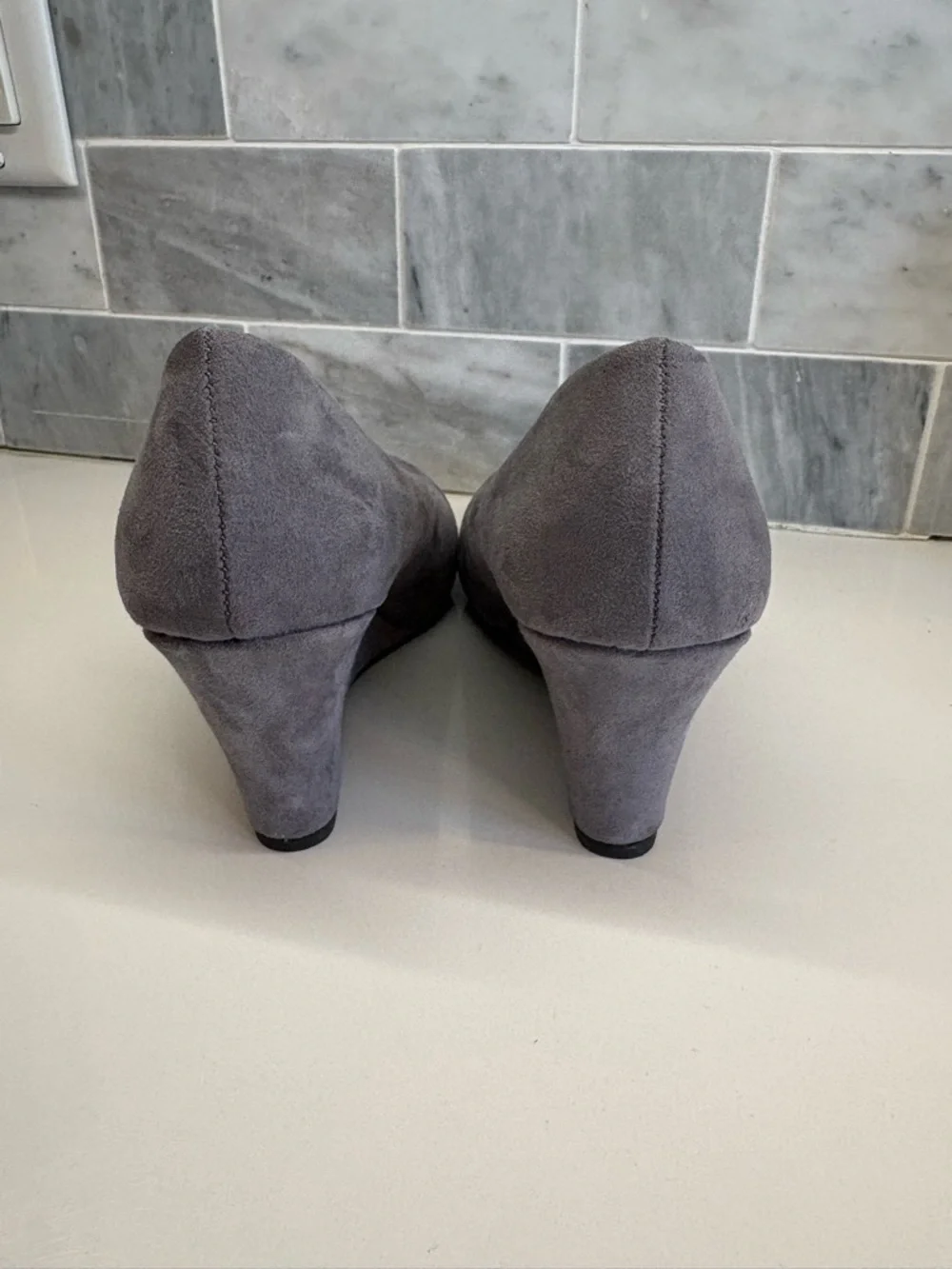 Dexflex comfort Gray Suede Wedge Pumps